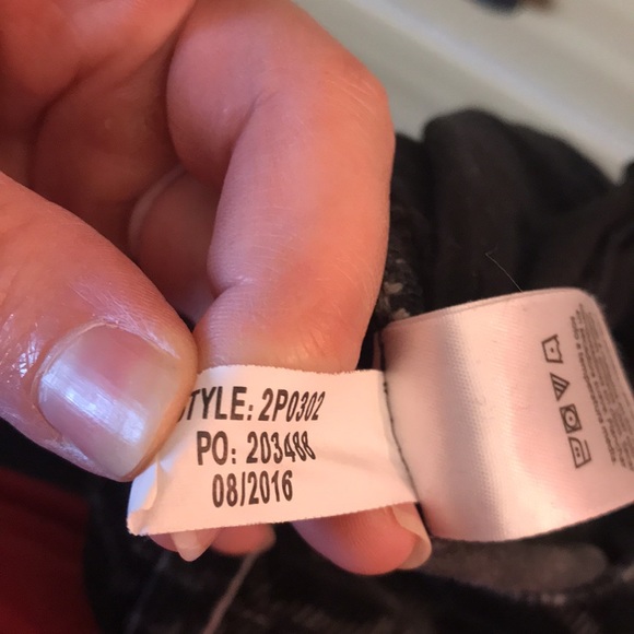 Vineyard Vines Whale Tail Printed Cords Size 4 - Picture 8 of 8